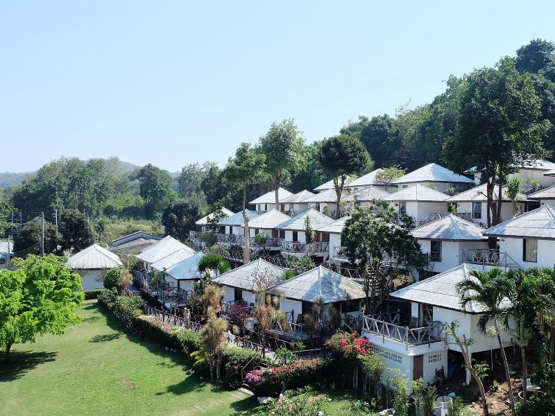 Samed Cliff Resort image