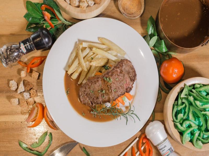 Kingsleys Hotel And Gastro Pub image
