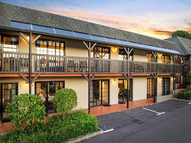 Knights Inn image