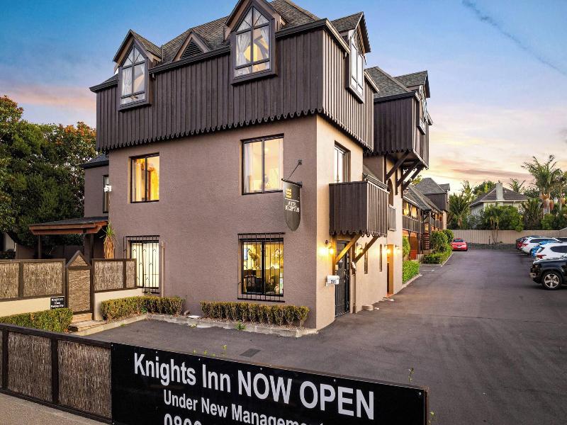 Knights Inn image