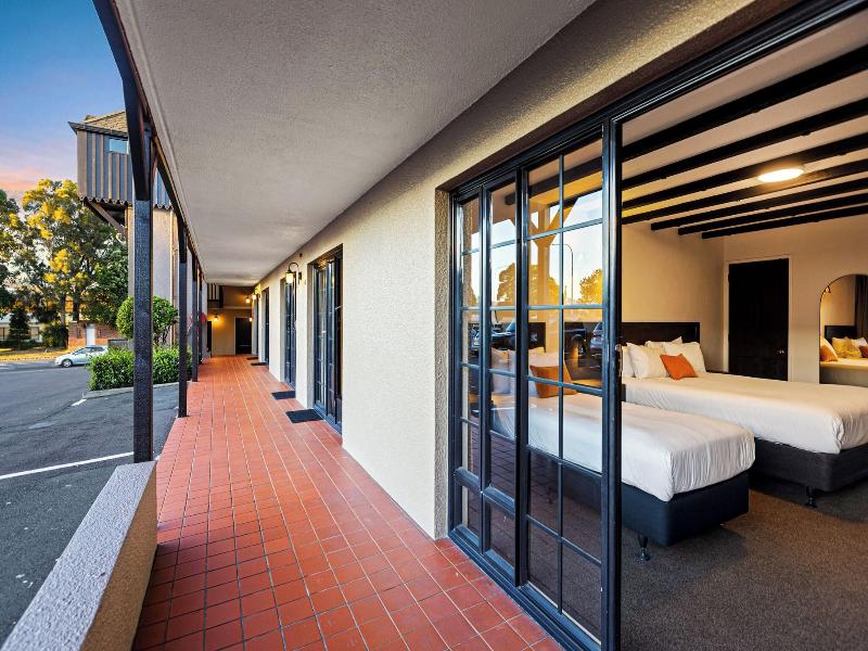 Knights Inn image