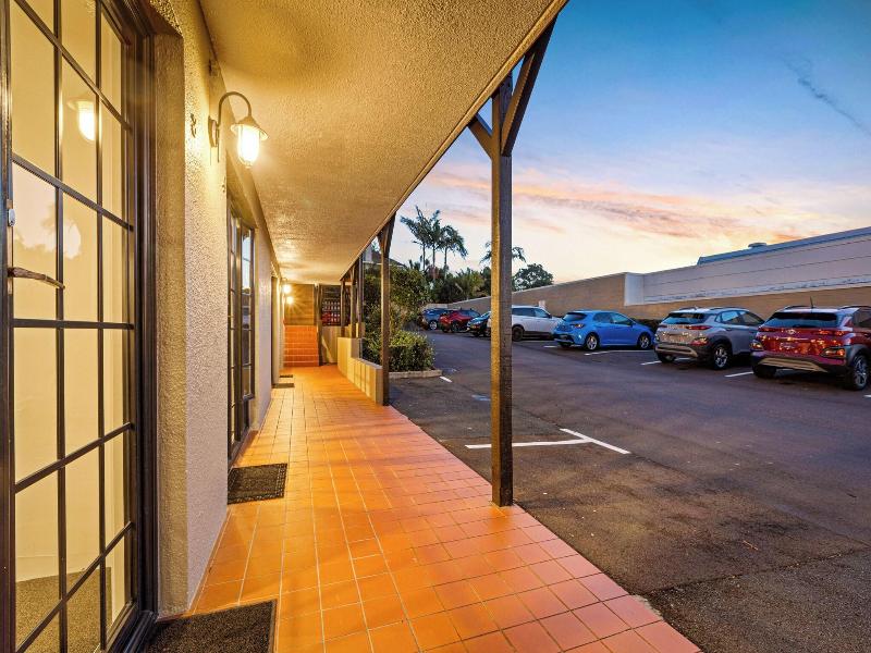 Knights Inn image