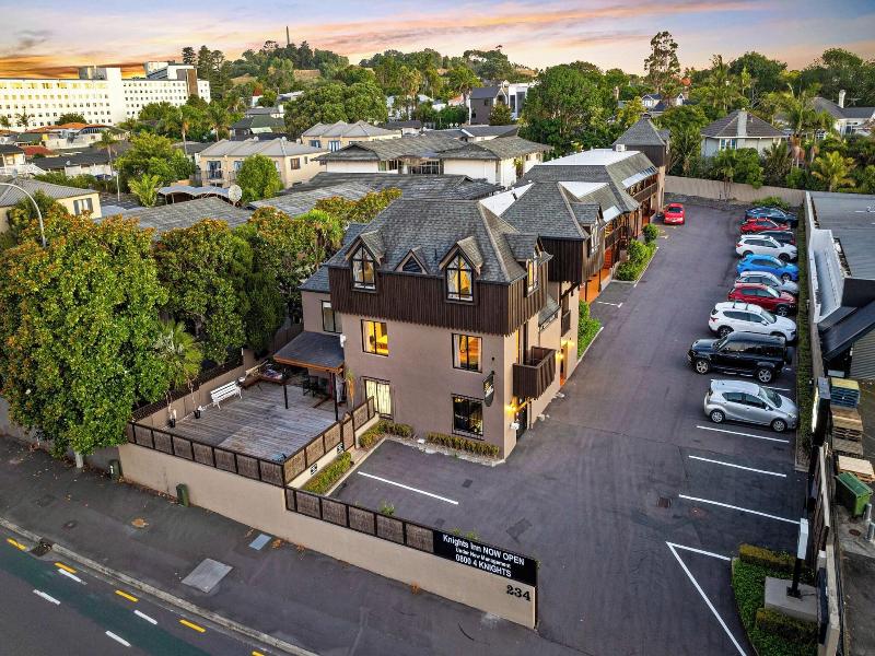 Knights Inn image