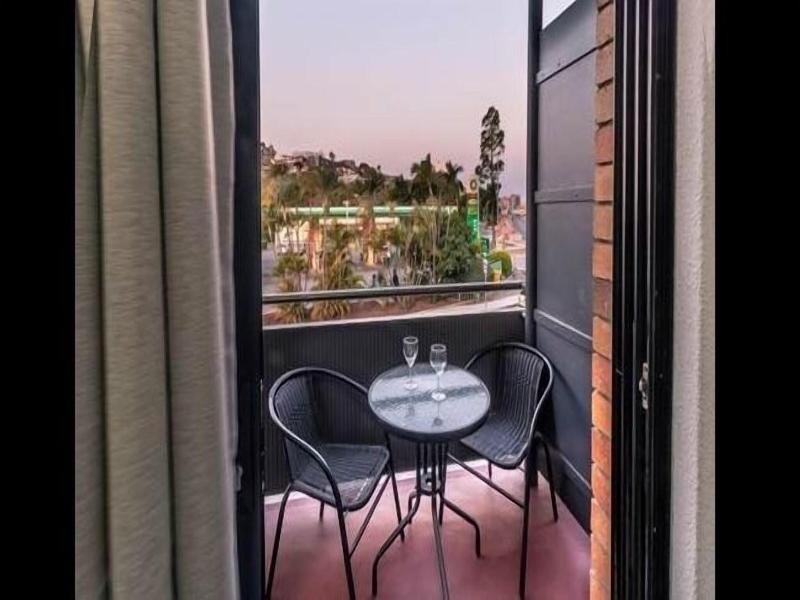 Kingsford Riverside Inn image