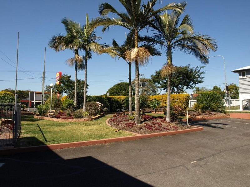 Aaa Lancaster Court Motel image
