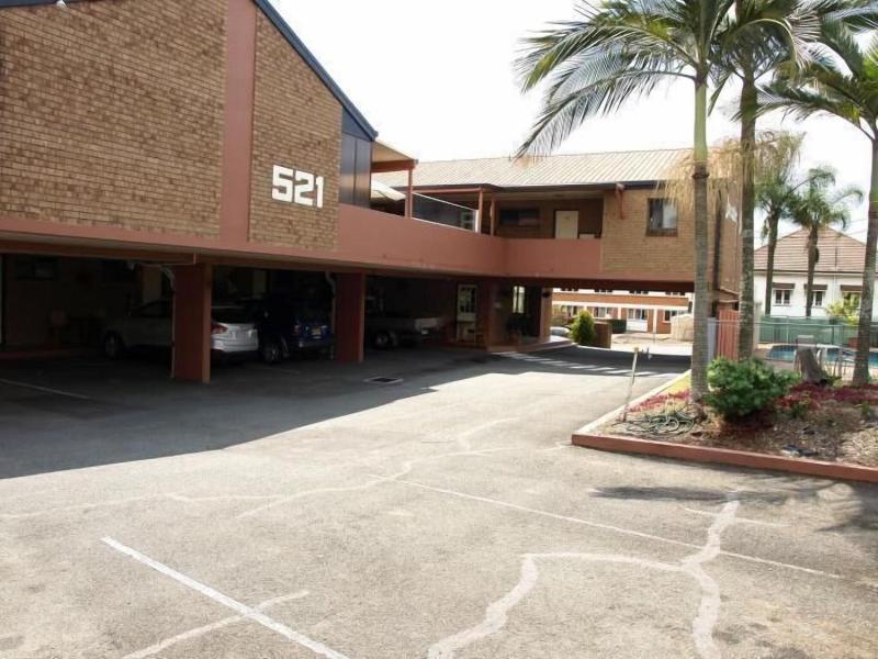 Aaa Lancaster Court Motel image