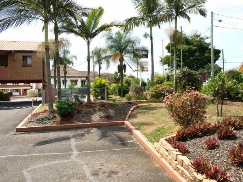 Aaa Lancaster Court Motel image