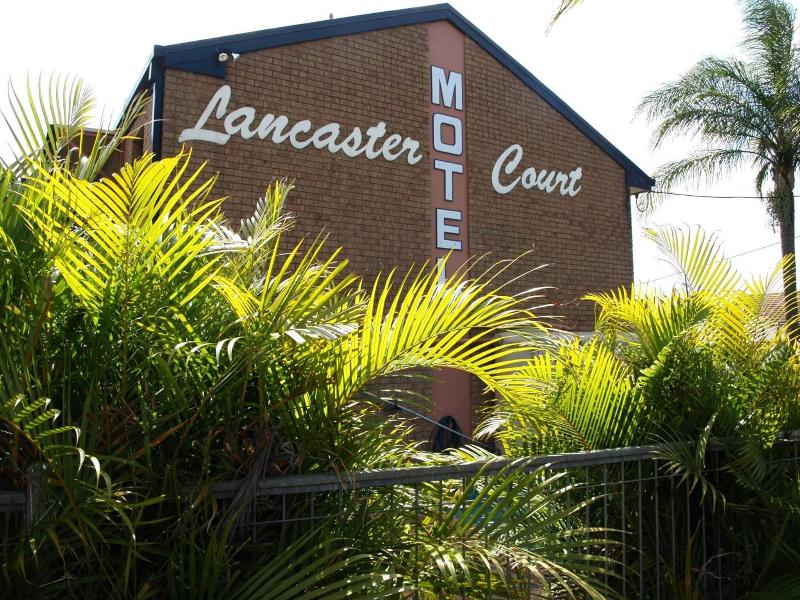 Aaa Lancaster Court Motel image