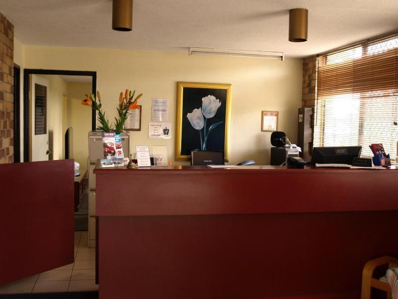 Aaa Lancaster Court Motel image