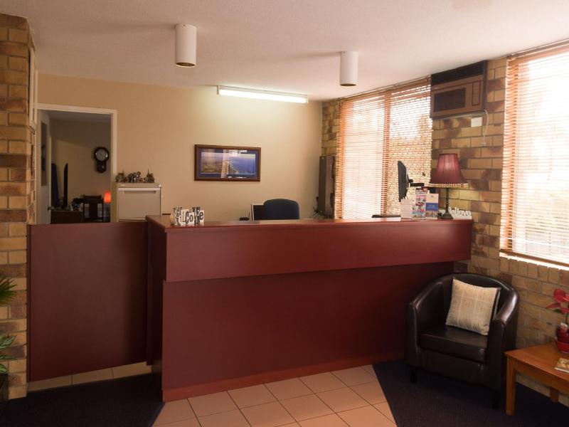 Aaa Lancaster Court Motel image