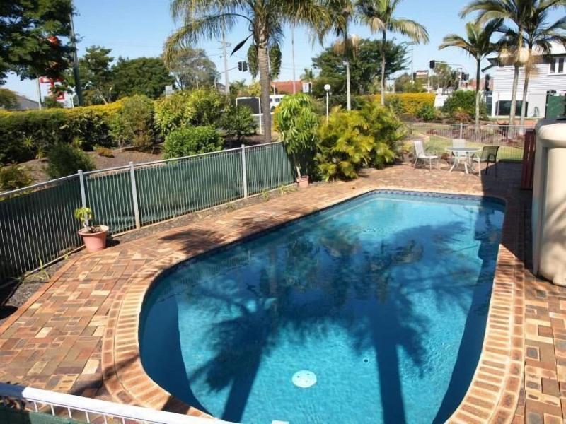 Aaa Lancaster Court Motel image