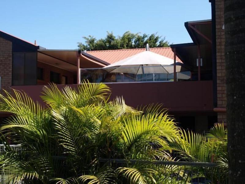 Aaa Lancaster Court Motel image
