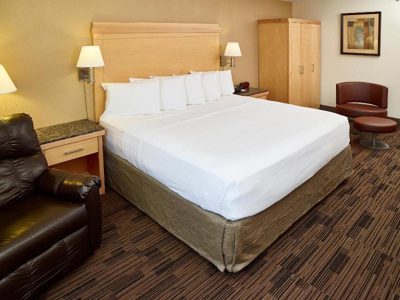 Livinn Hotel Maplewood image