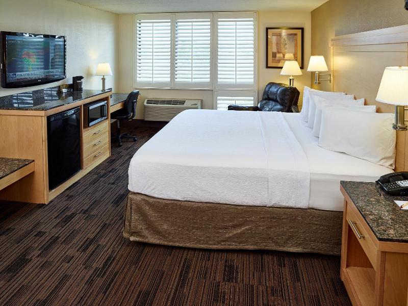 Livinn Hotel Maplewood image