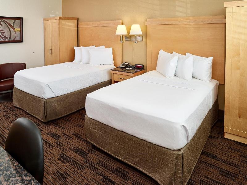 Livinn Hotel Maplewood image