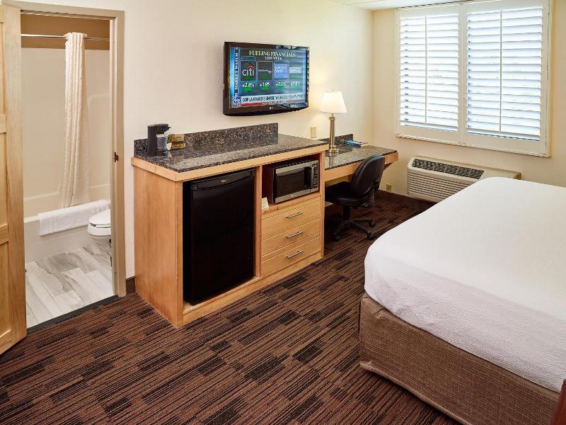 Livinn Hotel Maplewood image