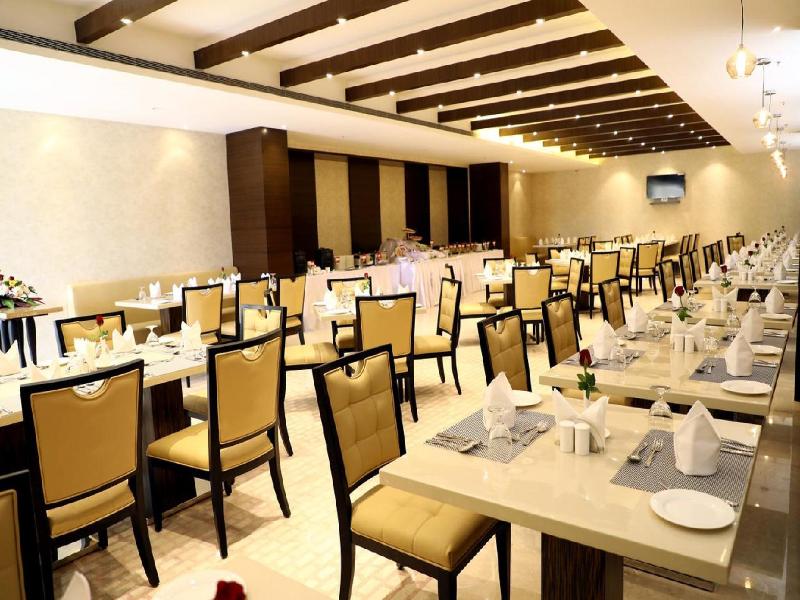 Y N HOTELS image