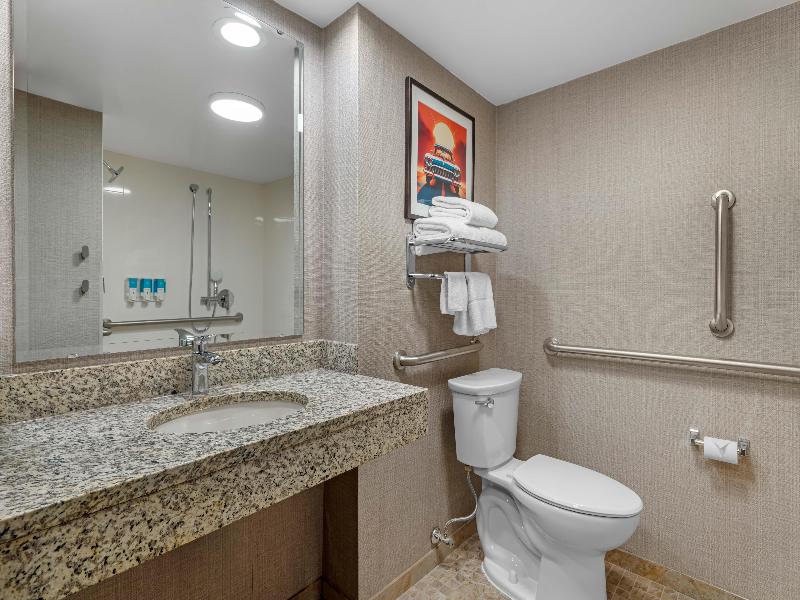 Drury Inn Suites Joplin image