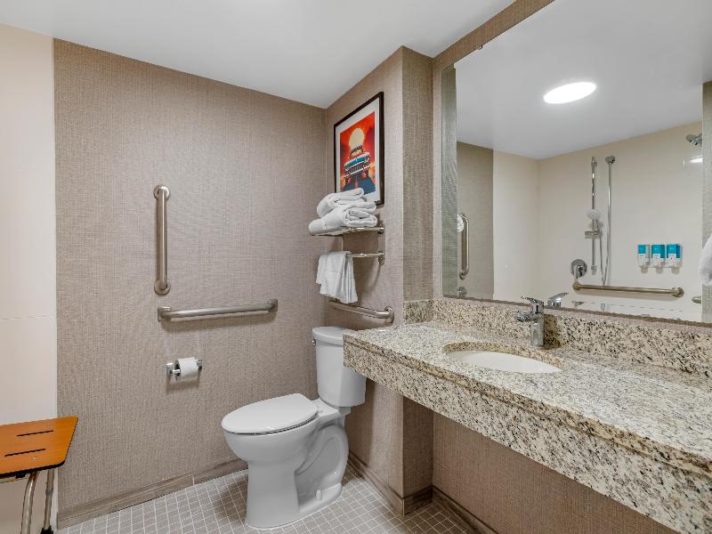 Drury Inn Suites Joplin image