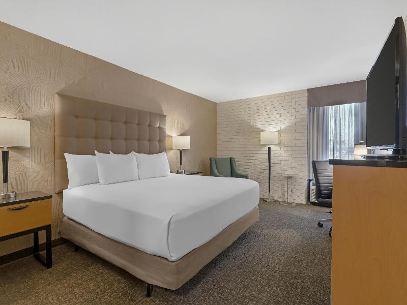 Drury Inn Suites Joplin image