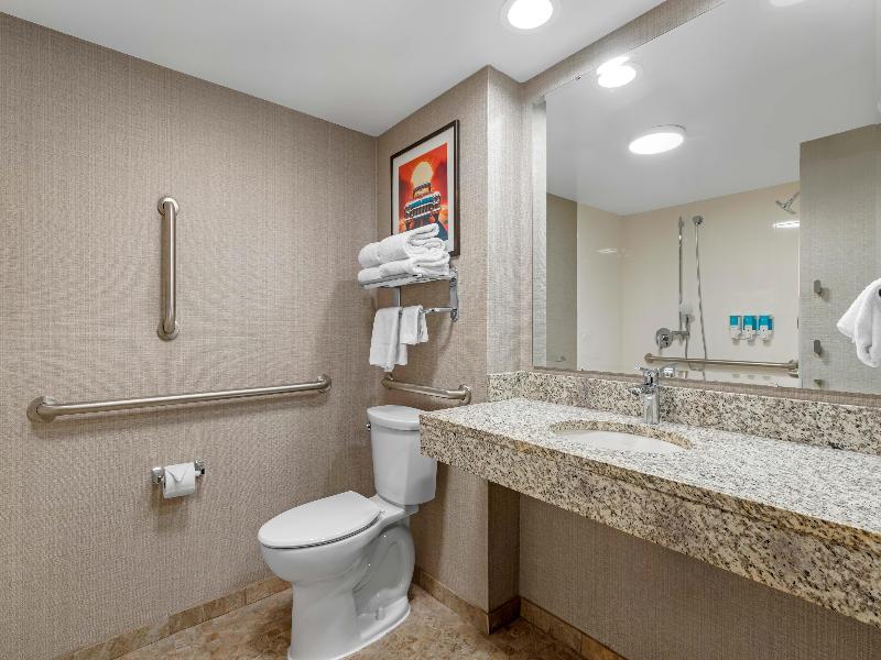 Drury Inn Suites Joplin image