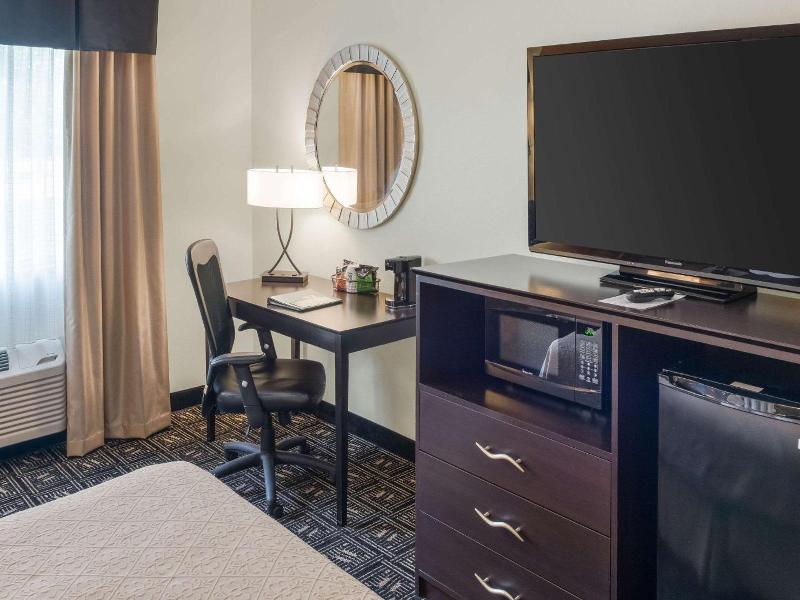 Quality Inn Suites image