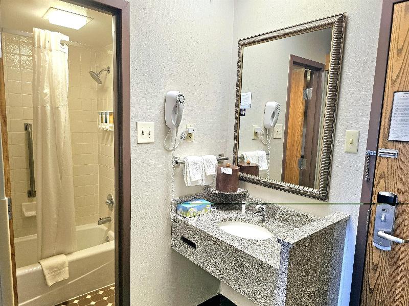 Days Inn by Wyndham Rolla image