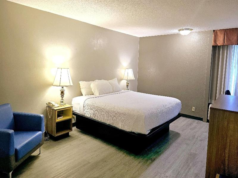 Days Inn by Wyndham Rolla image