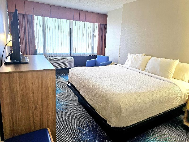 Days Inn by Wyndham Rolla image