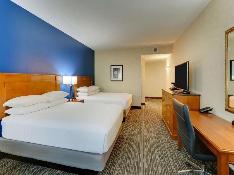 Drury Inn Suites Sikeston image
