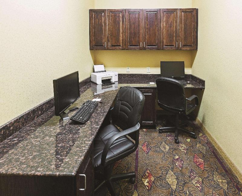 La Quinta Inn Suites Eastland image