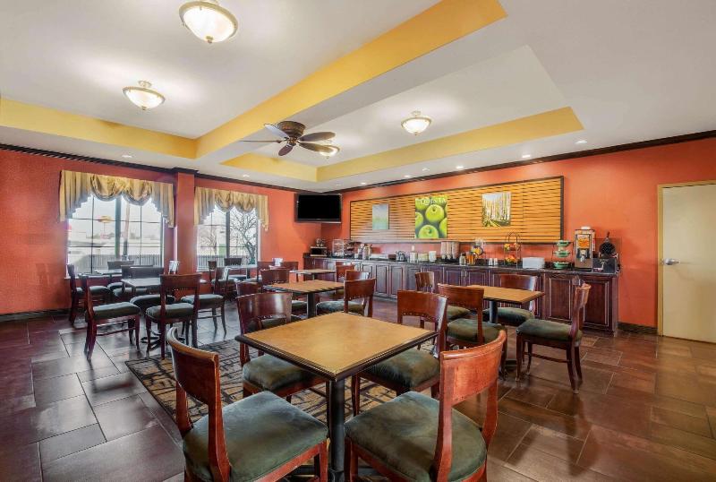 La Quinta Inn Suites Eastland image