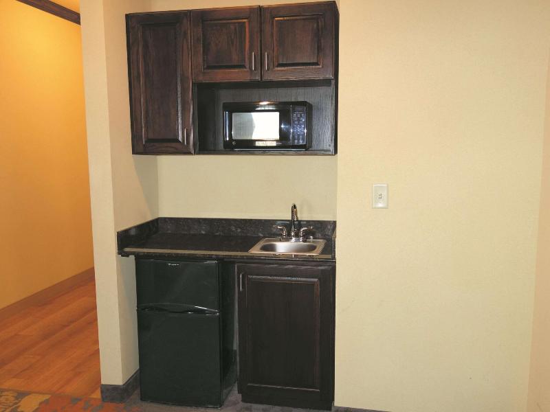 La Quinta Inn Suites Eastland image