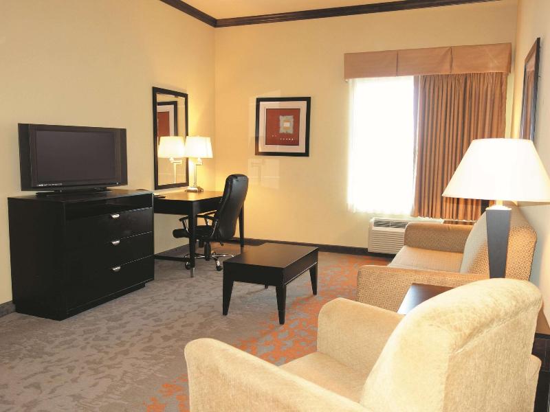La Quinta Inn Suites Eastland image