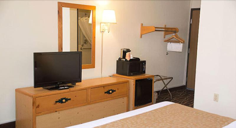 Boarders Inn And Suites Wautoma image