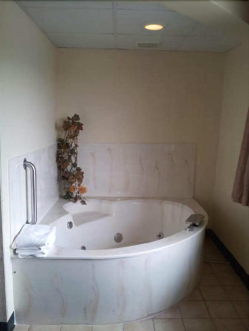 Boarders Inn And Suites Wautoma image