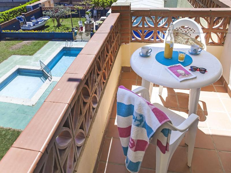 Apartamentos Quijote Estartit image
