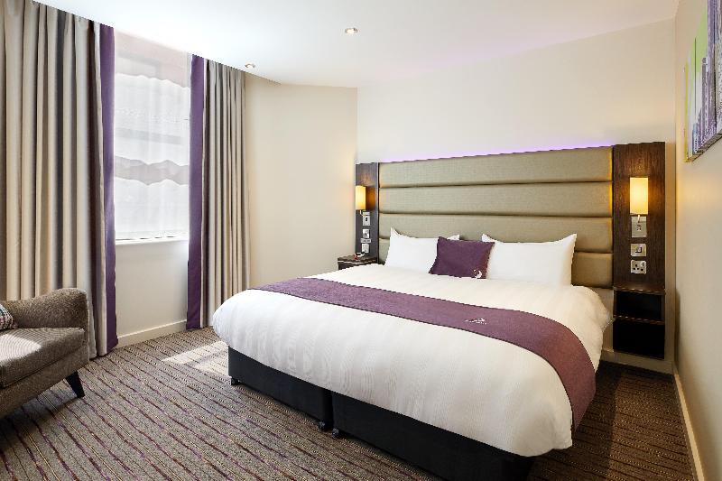 Premier Inn London City (Old Street) - Image 3
