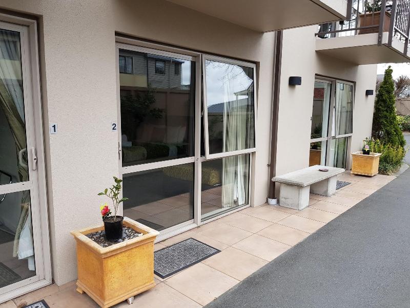 De Lago Motel image