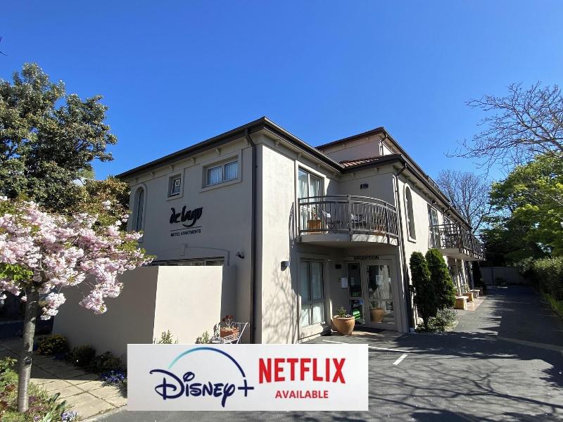 De Lago Motel image
