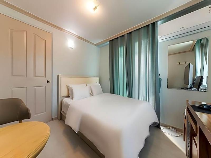 Goodstay Grand Motel Chuncheon image