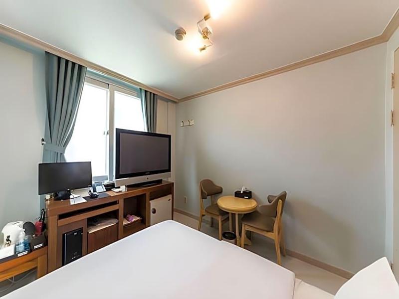 Goodstay Grand Motel Chuncheon image