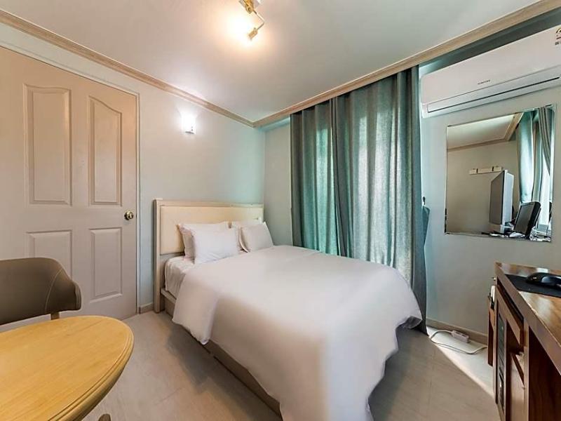 Goodstay Grand Motel Chuncheon image