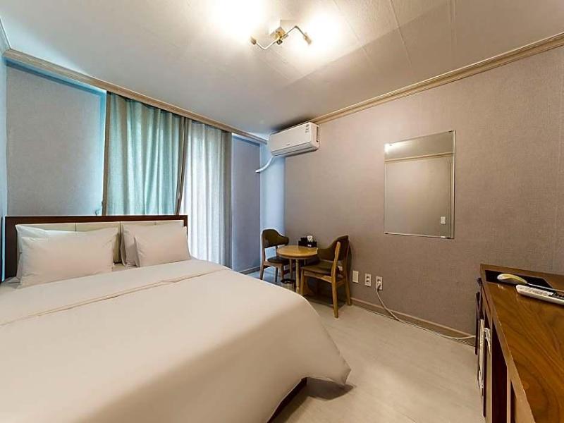 Goodstay Grand Motel Chuncheon image