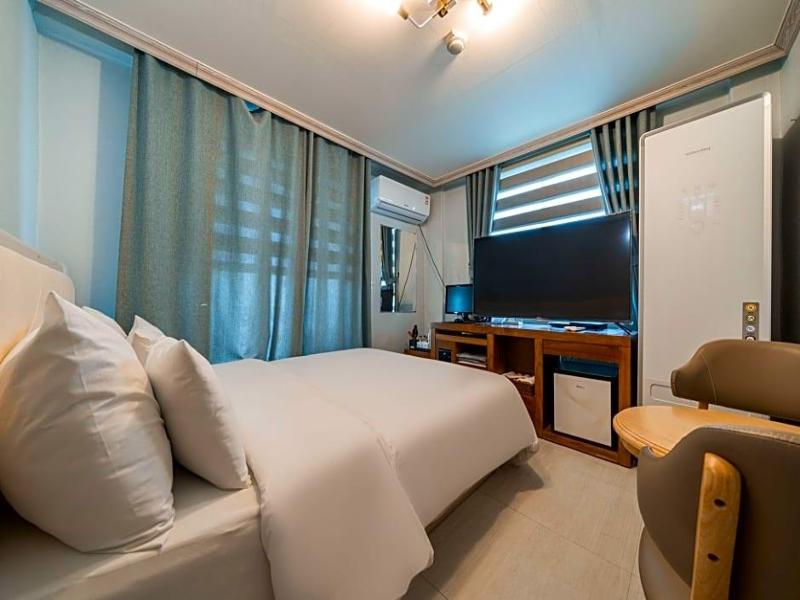 Goodstay Grand Motel Chuncheon image