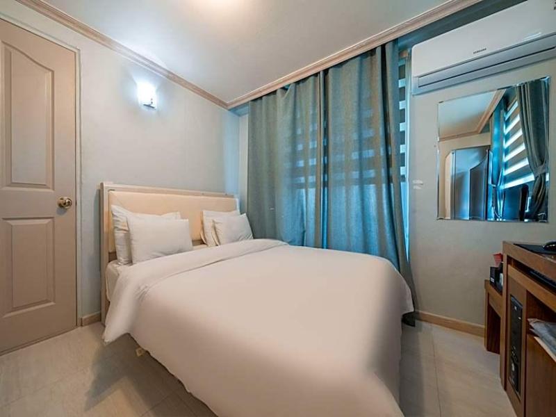 Goodstay Grand Motel Chuncheon image