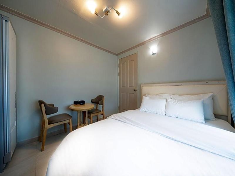 Goodstay Grand Motel Chuncheon image