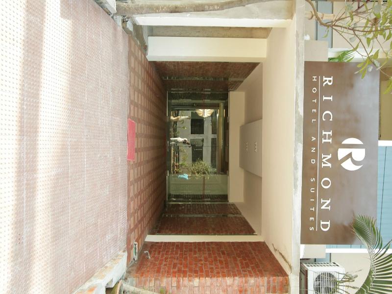 Richmond Hotel And Suites image