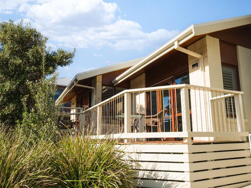 Loch Ard Motor Inn