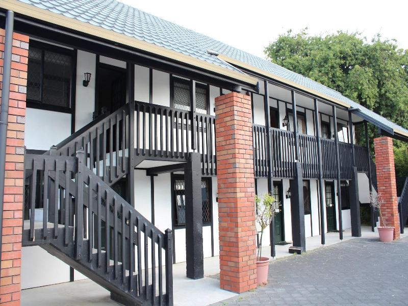 Grosvenor Motor Inn